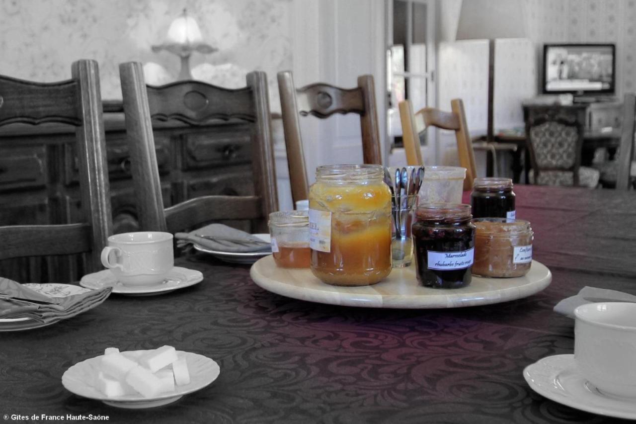 Bed and Breakfast Au Fil Du Temps Fougerolles-Saint-Valbert Exterior foto