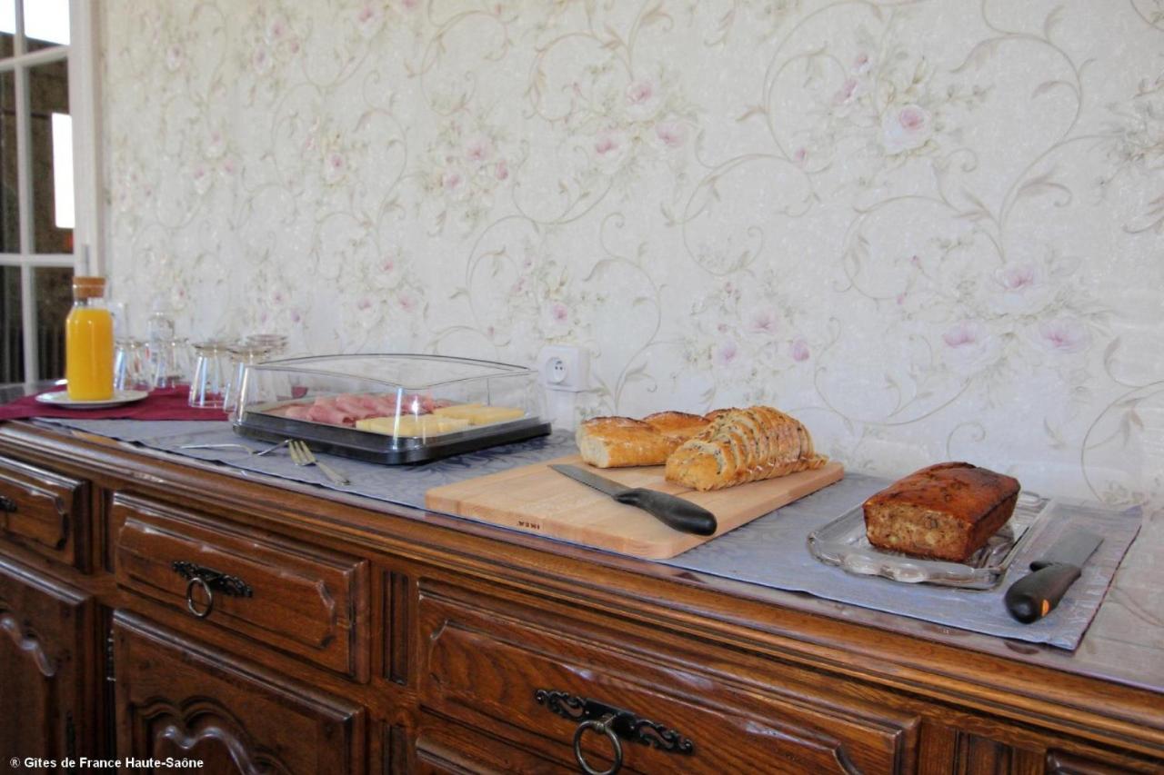 Bed and Breakfast Au Fil Du Temps Fougerolles-Saint-Valbert Exterior foto